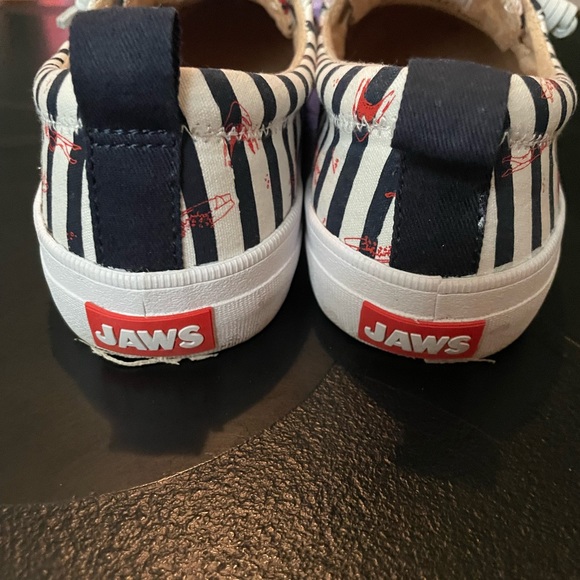 JAWS sneakers. 8 1/2M - Picture 3 of 6